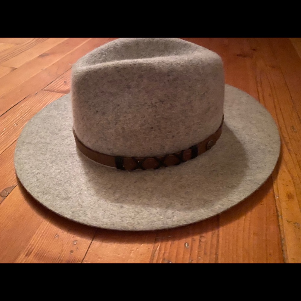 Very cute hat. - Picture 2 of 2